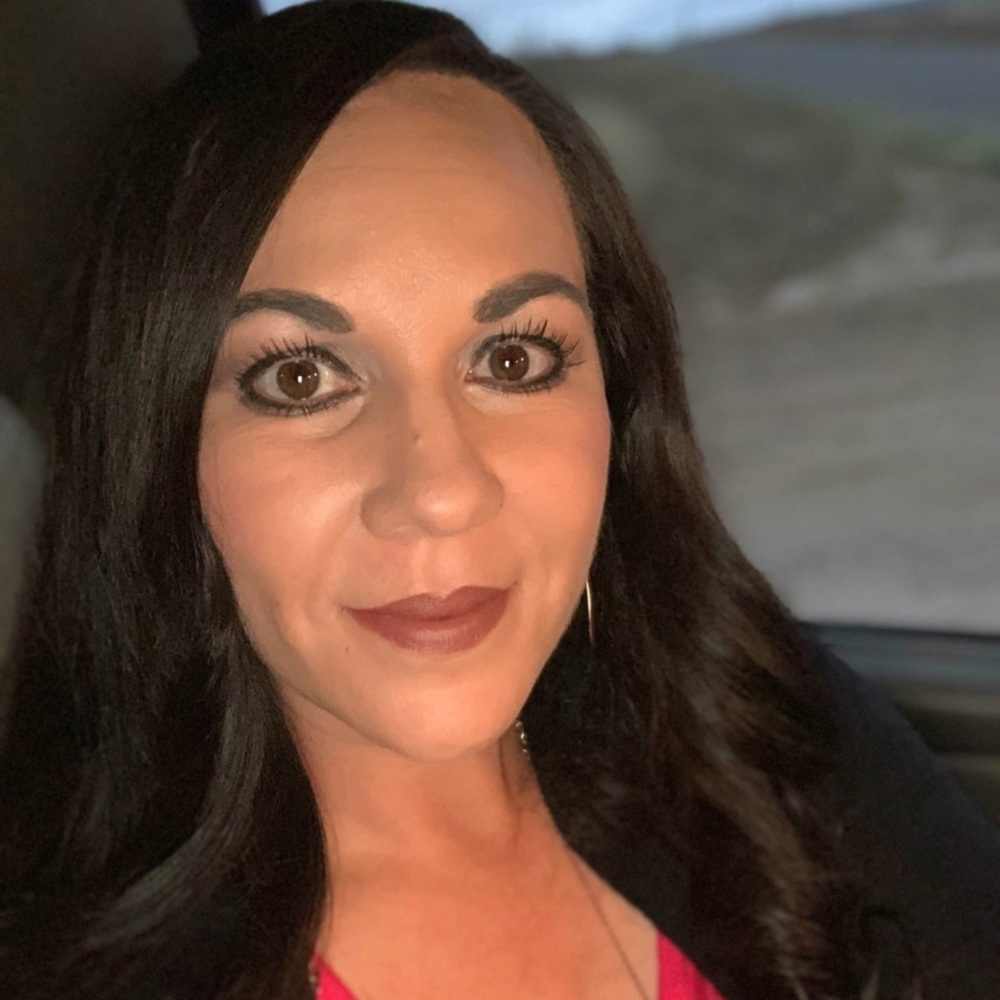 Meet your Posher, Corina